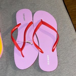 Old navy classic flip-flops for ladies